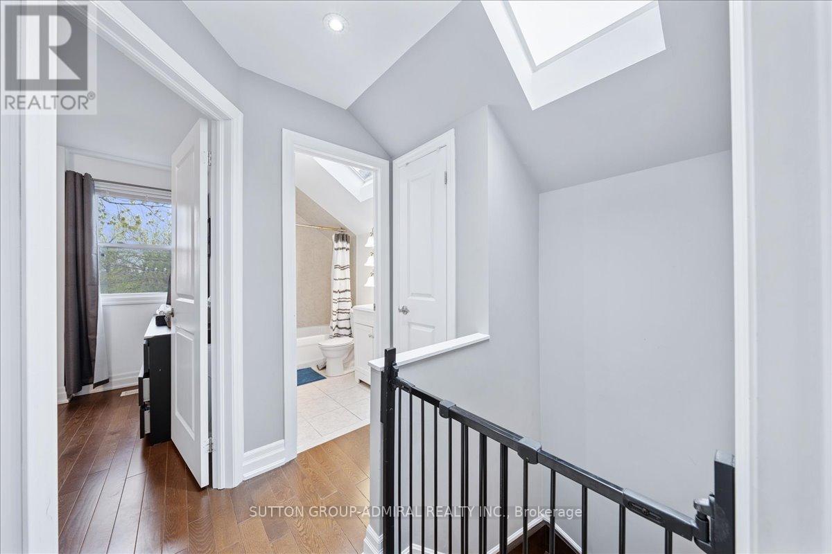 11 Bowie Avenue, Toronto, Ontario  M6E 2P1 - Photo 26 - W12183575