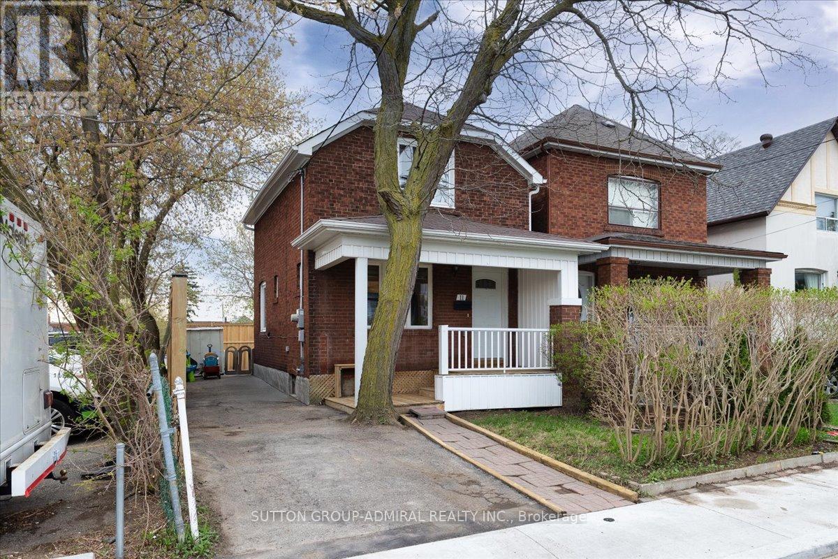 11 Bowie Avenue, Toronto, Ontario  M6E 2P1 - Photo 4 - W12183575