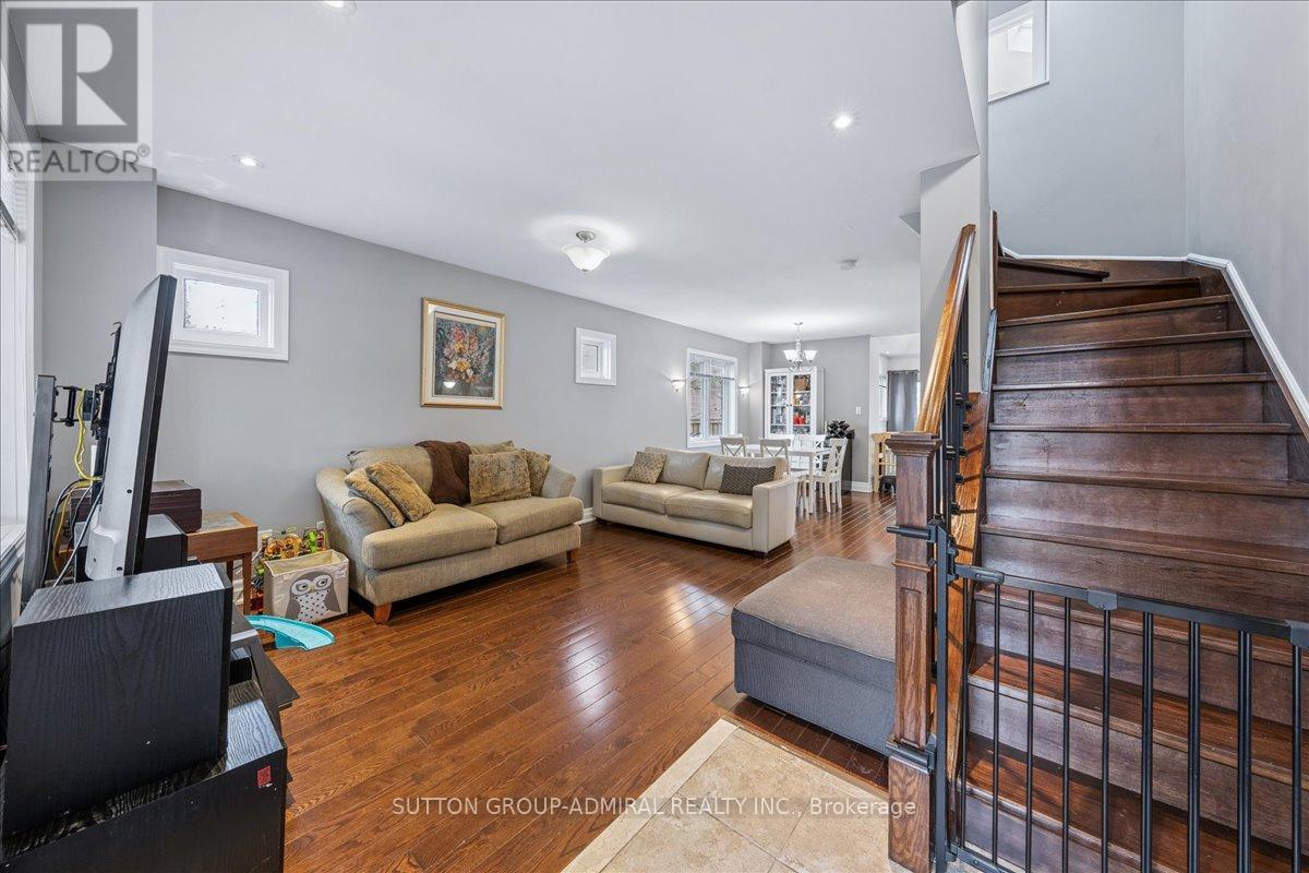 11 Bowie Avenue, Toronto, Ontario  M6E 2P1 - Photo 5 - W12183575