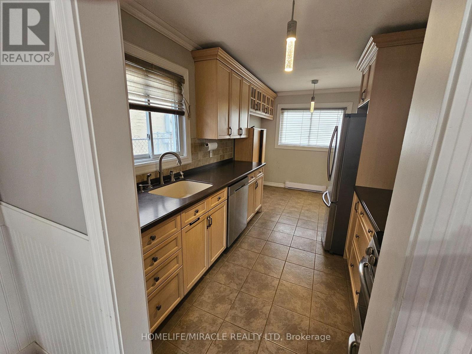 19 Hillsdale Avenue, Orangeville, Ontario  L9W 4C1 - Photo 4 - W12183579