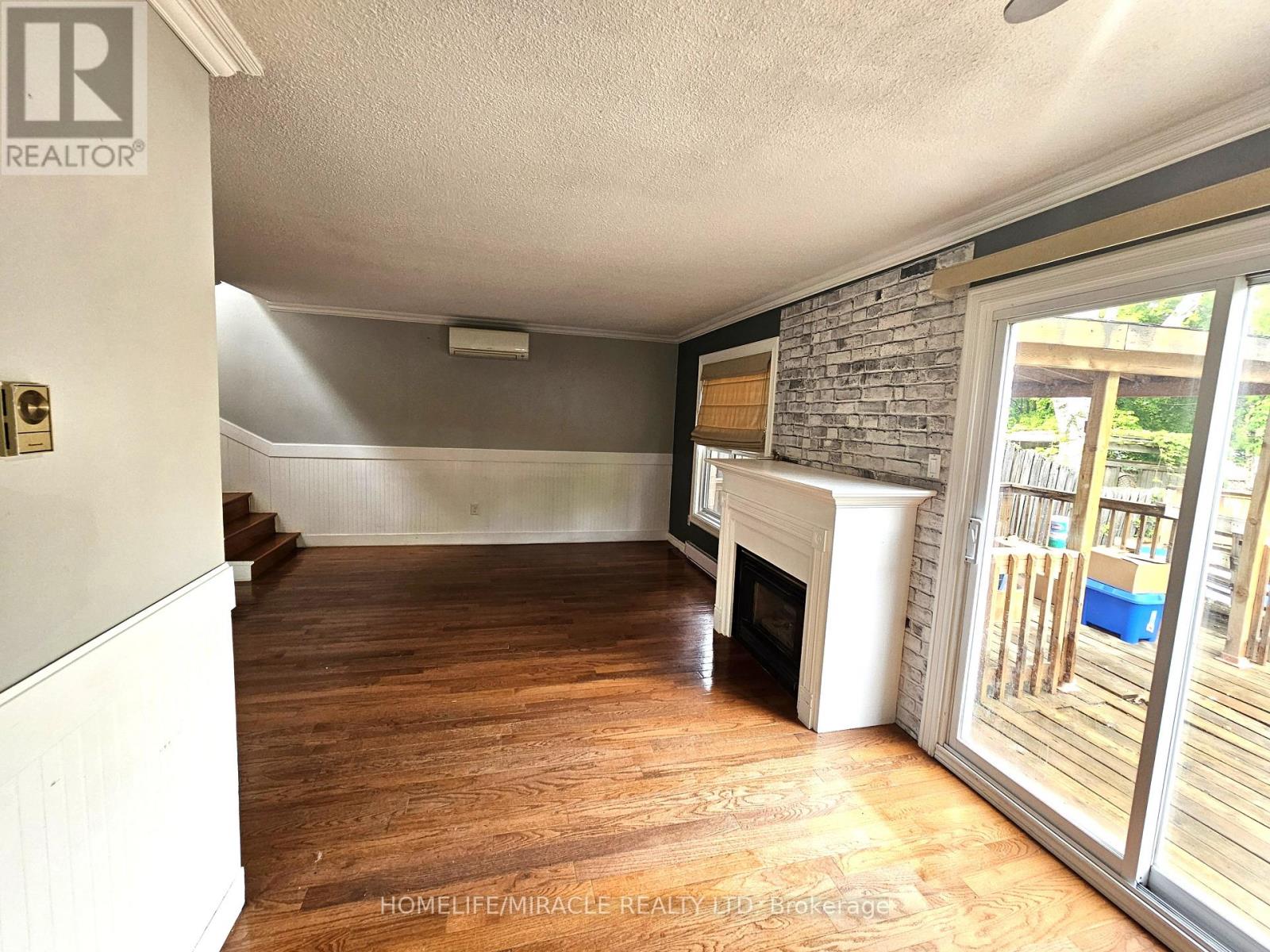 19 Hillsdale Avenue, Orangeville, Ontario  L9W 4C1 - Photo 8 - W12183579