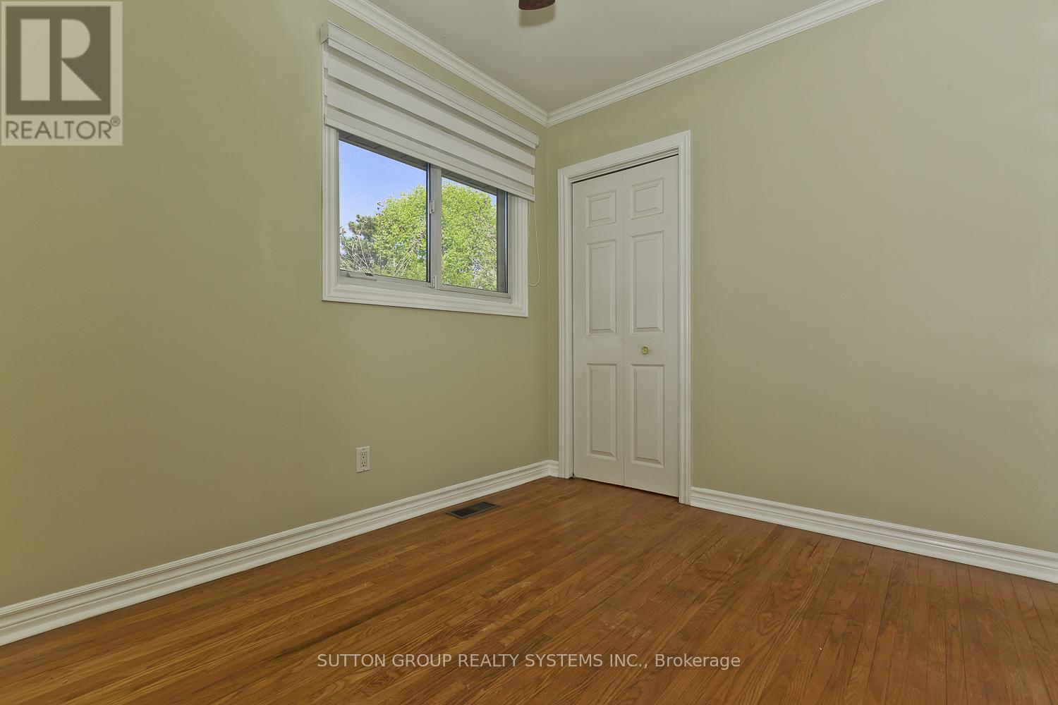 1899 Reiss Court, Mississauga, Ontario  L5J 3S2 - Photo 16 - W12183580