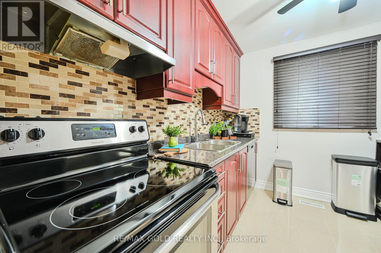 34 - 105 Hansen Road N, Brampton, Ontario  L6V 3C9 - Photo 17 - W12183581