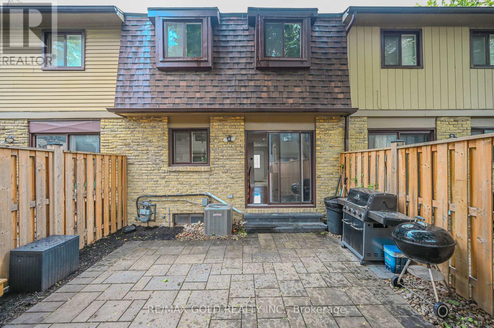 34 - 105 Hansen Road N, Brampton, Ontario  L6V 3C9 - Photo 35 - W12183581