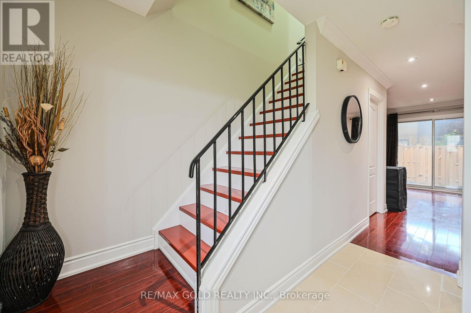 34 - 105 Hansen Road N, Brampton, Ontario  L6V 3C9 - Photo 4 - W12183581