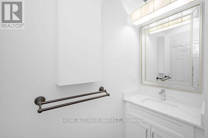 74 Rosebud Avenue, Brampton (Downtown Brampton), Ontario  L6X 2W5 - Photo 24 - W12183582