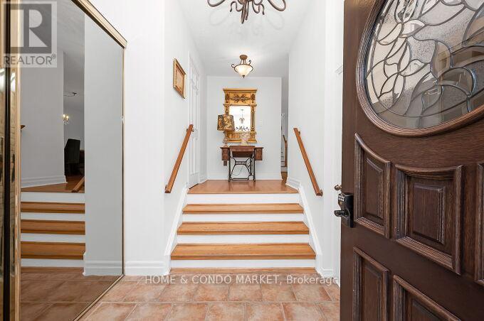 74 Rosebud Avenue, Brampton (Downtown Brampton), Ontario  L6X 2W5 - Photo 6 - W12183582