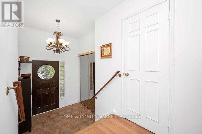 74 Rosebud Avenue, Brampton (Downtown Brampton), Ontario  L6X 2W5 - Photo 7 - W12183582