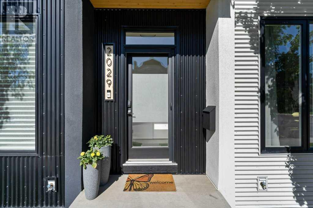 Property at 2029 17 Street NW image 2