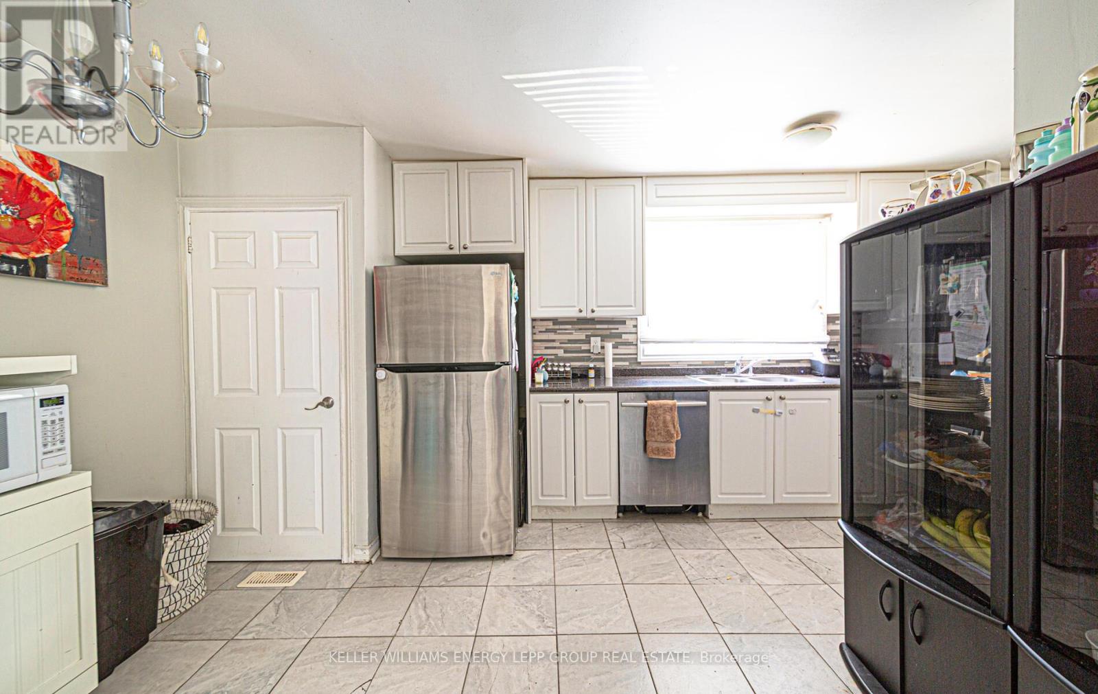 121 Lupin Drive, Whitby, Ontario  L1N 1X9 - Photo 10 - E12183629