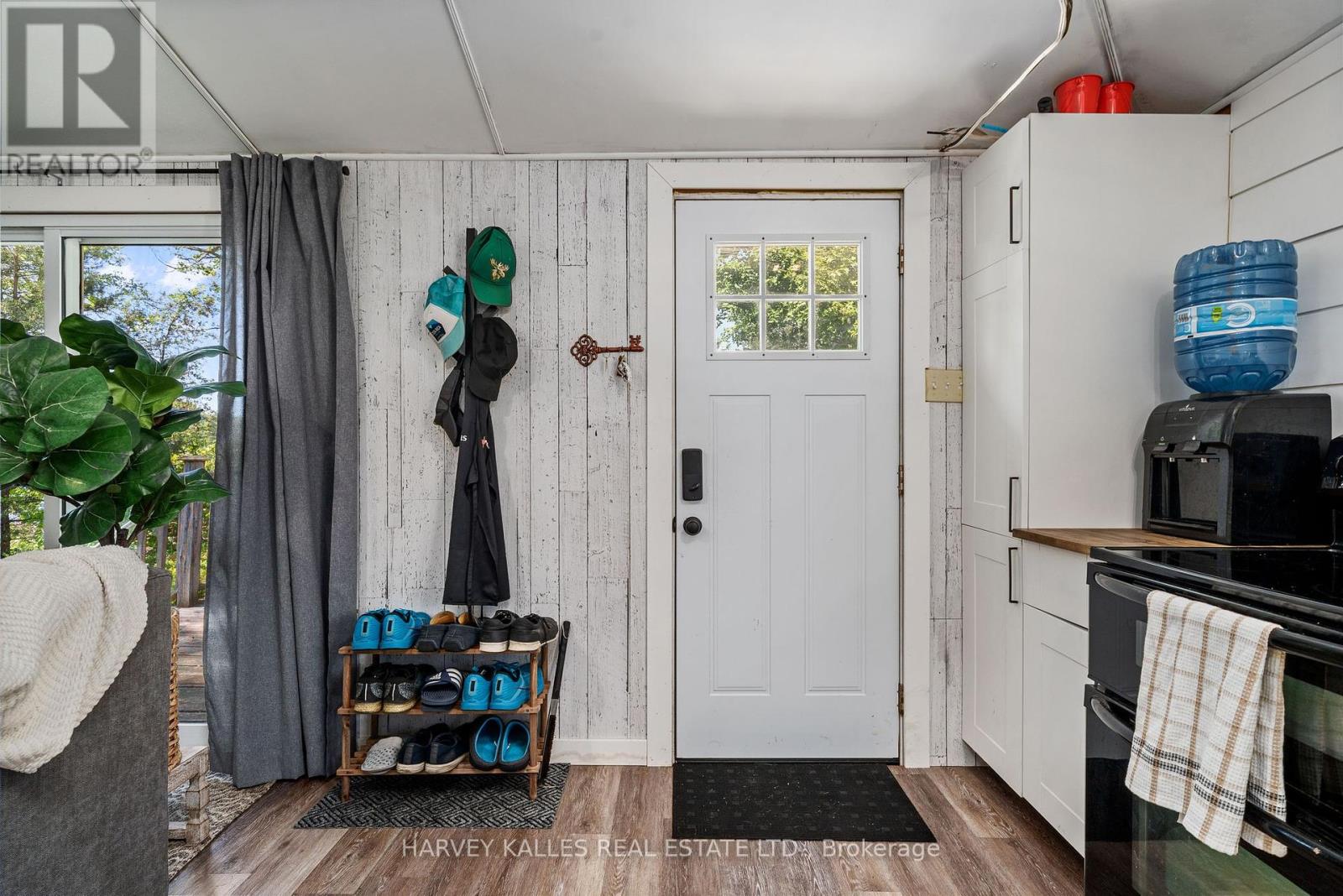 101 Treasure Cove Lane, Prince Edward County, Ontario  K0K 2T0 - Photo 4 - X12183631