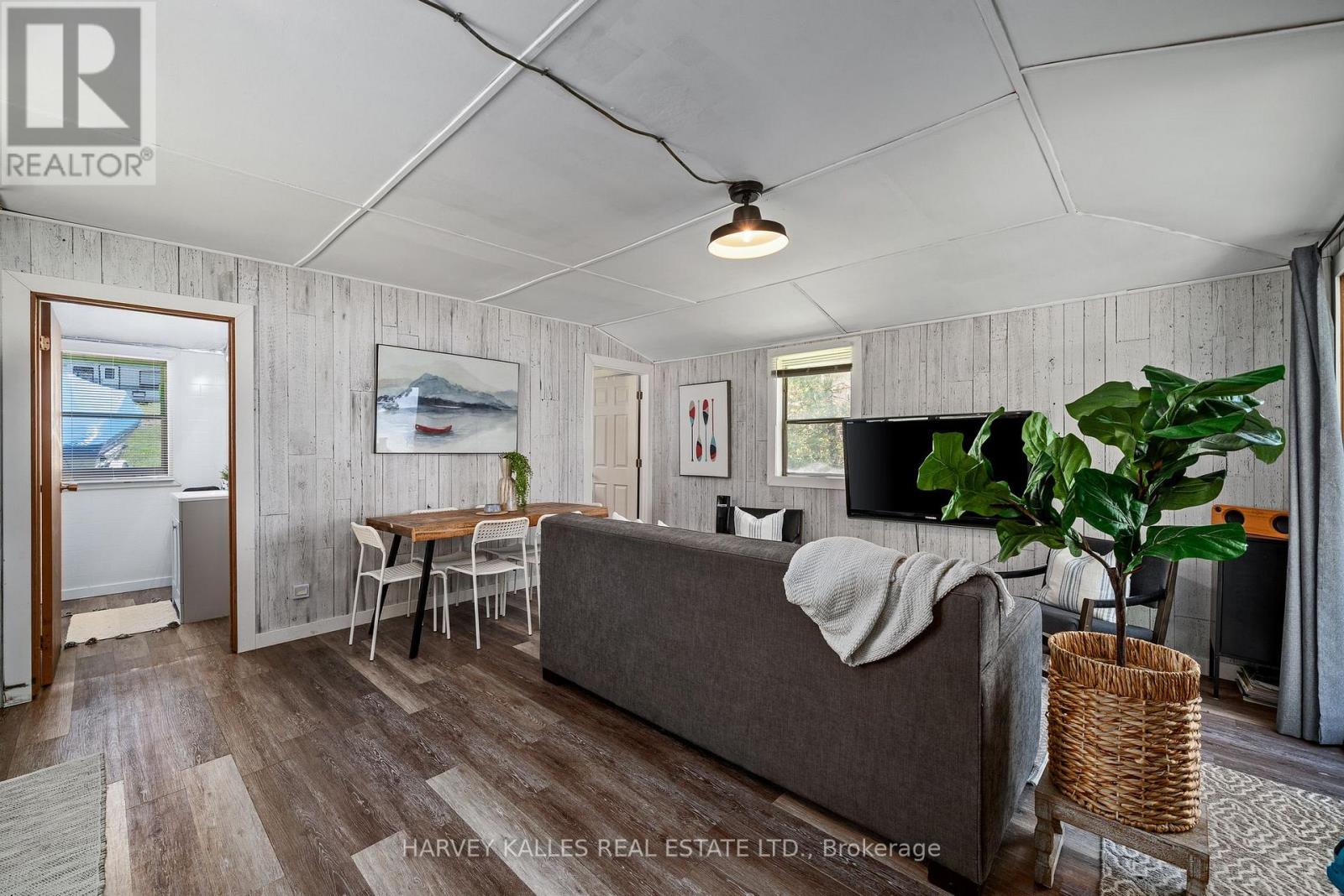 101 Treasure Cove Lane, Prince Edward County, Ontario  K0K 2T0 - Photo 5 - X12183631