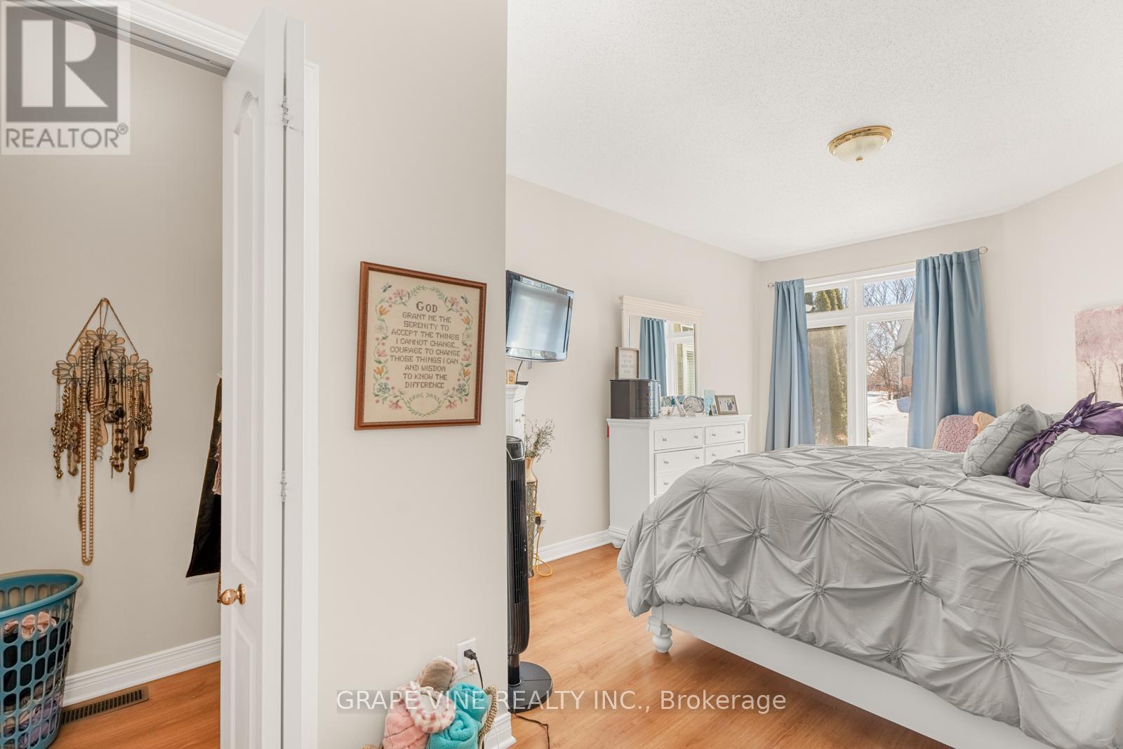 60 Sable Run Drive, Ottawa, Ontario  K2S 1W7 - Photo 23 - X12183627