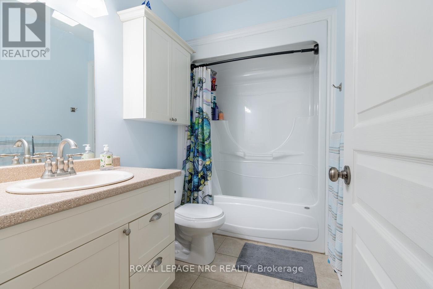 168 Tuliptree Road, Thorold (Confederation Heights), Ontario  L2V 5E6 - Photo 27 - X12183611