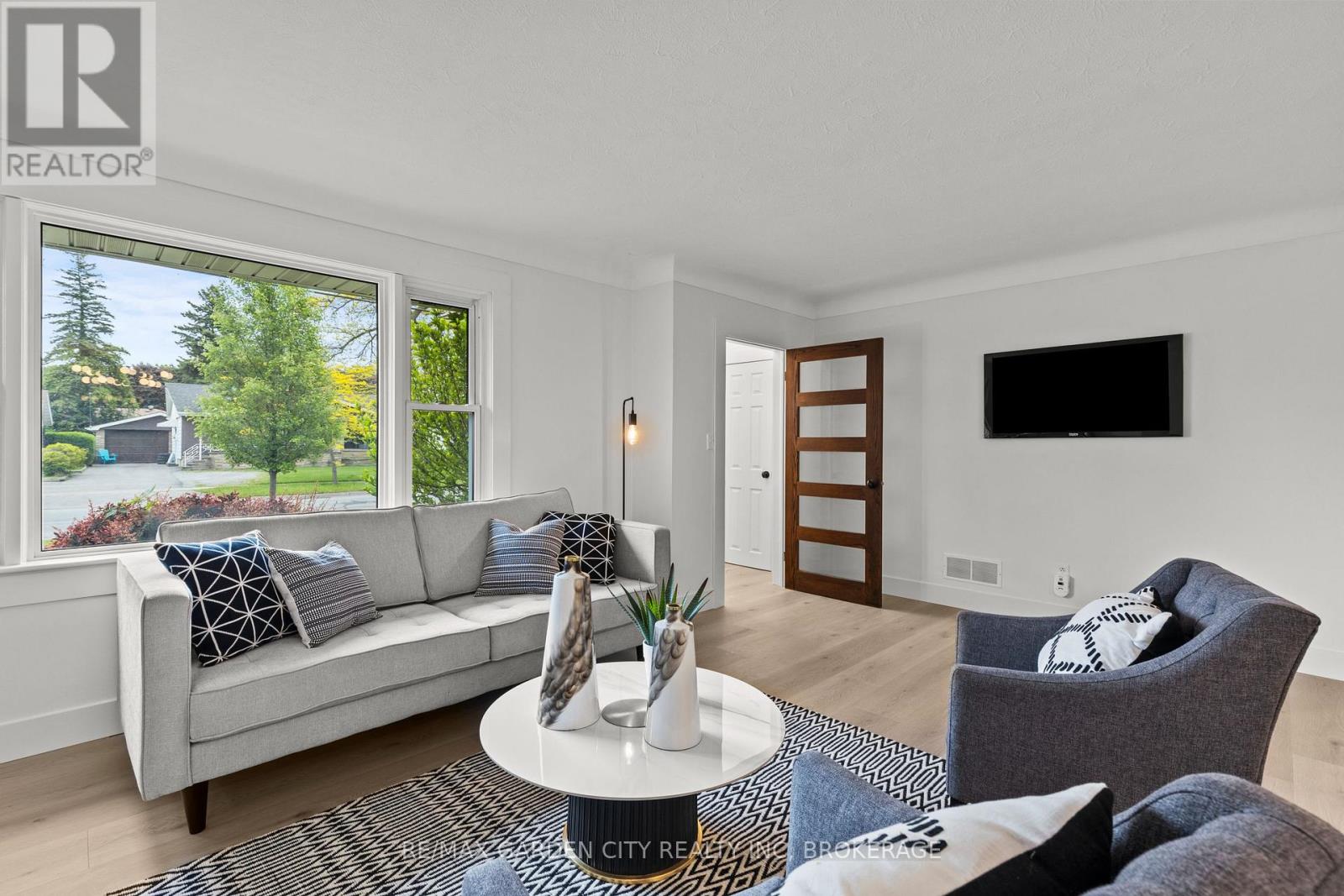 529 Bunting Road, St. Catharines (Bunting/linwell), Ontario  L2M 3A7 - Photo 5 - X12183613