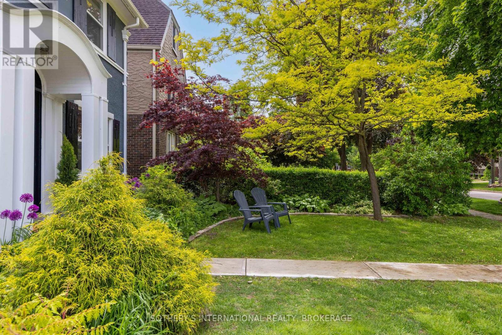 16 Thairs Avenue, St. Catharines, Ontario  L2R 6P1 - Photo 2 - X12183616