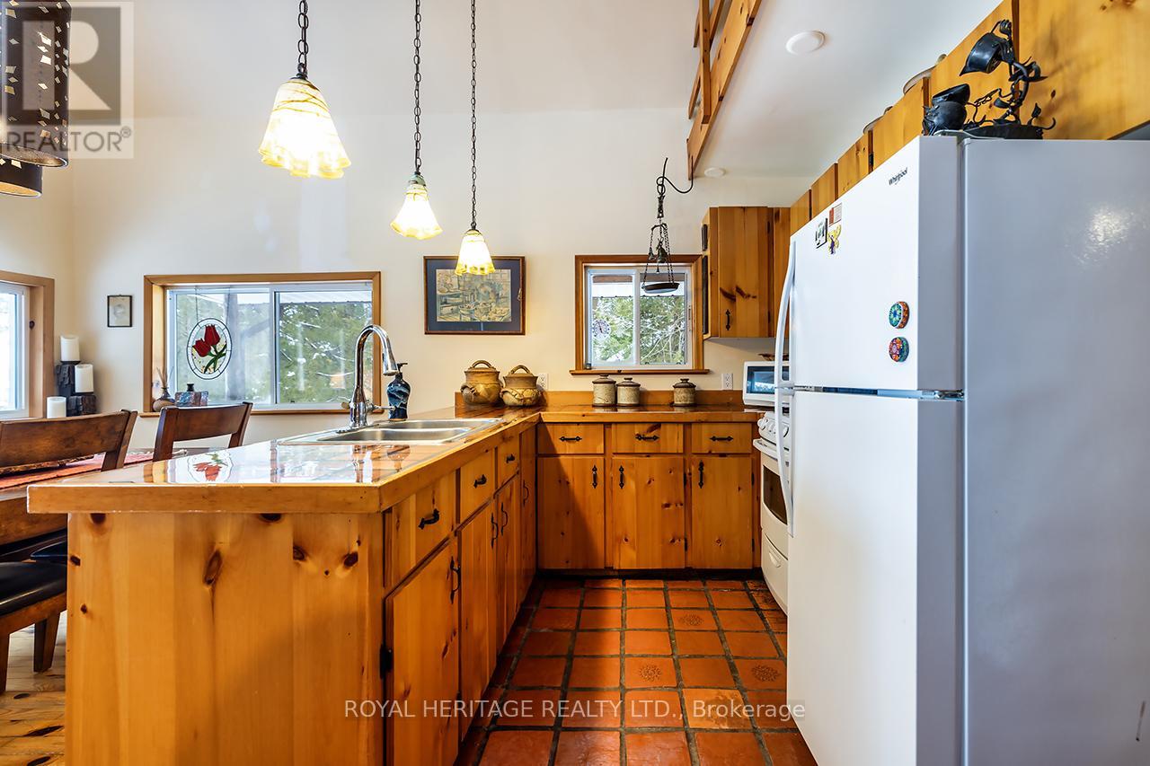 599c Commanda Lake Road, Parry Sound Remote Area, Ontario  P0H 1W0 - Photo 6 - X11962372