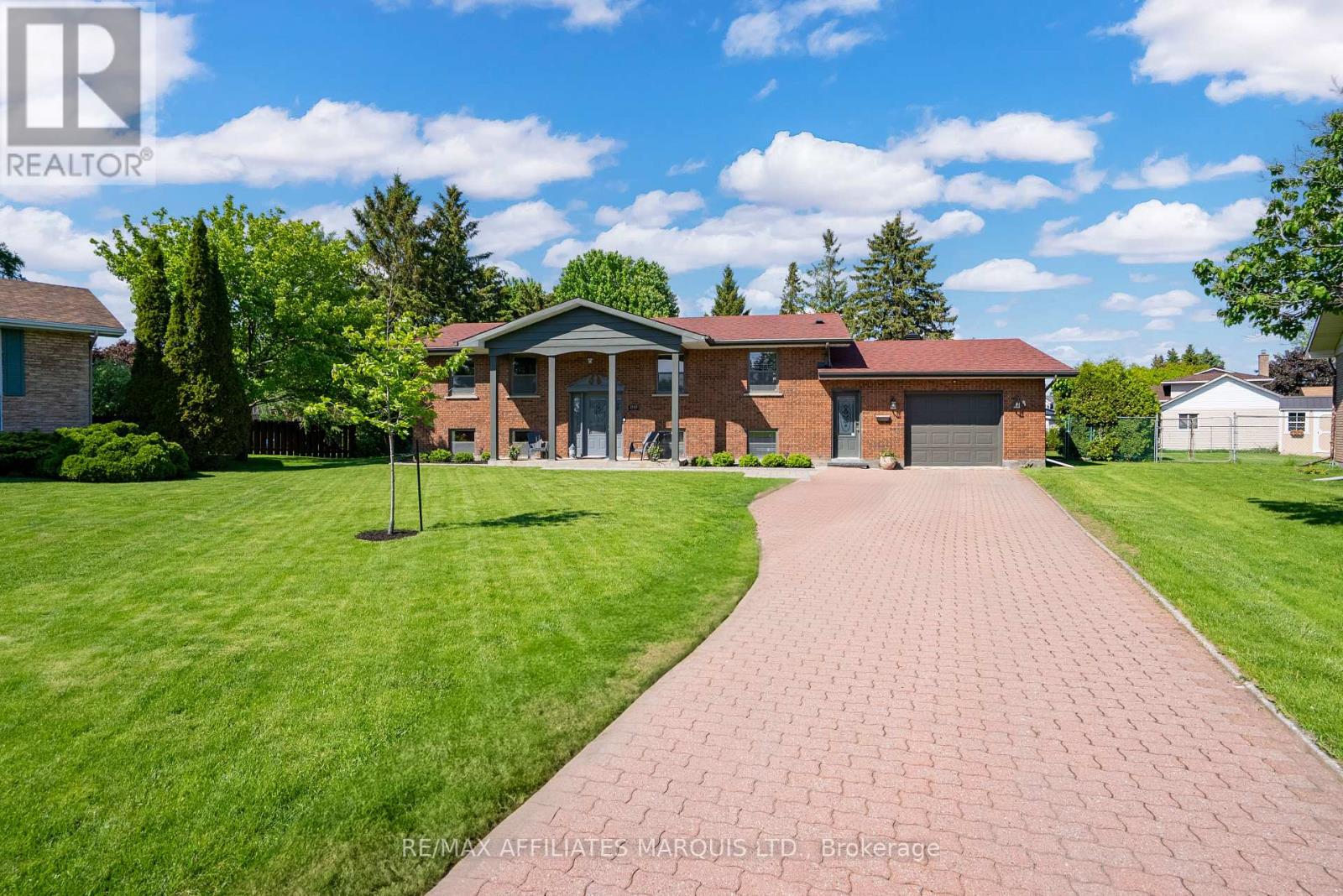 Property at 1949 BELVEDERE CRESCENT image 2