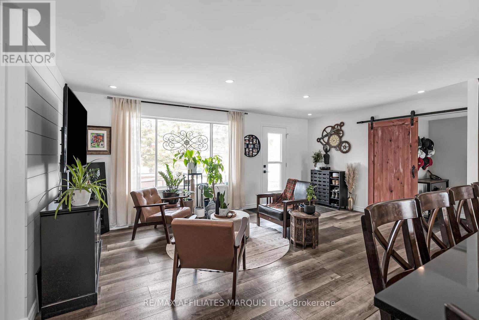 Property at 1949 BELVEDERE CRESCENT image 5