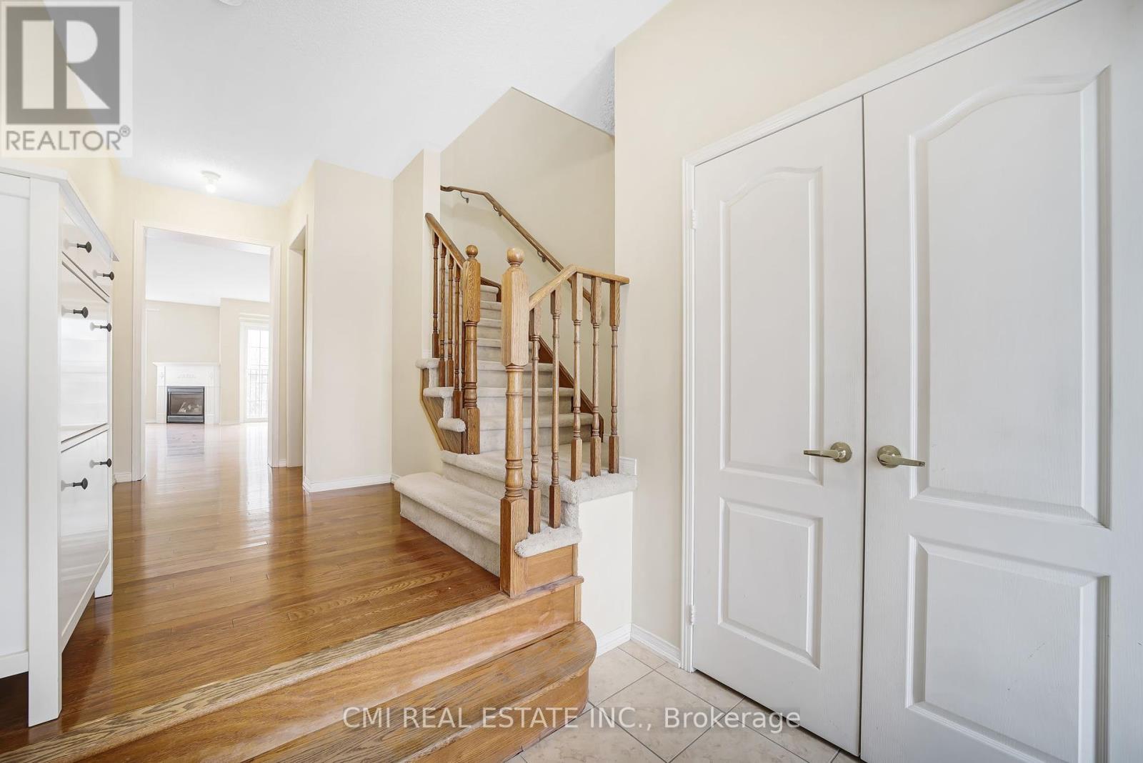 9 Tempo Way, Whitby, Ontario  L1M 1B3 - Photo 19 - E12183610