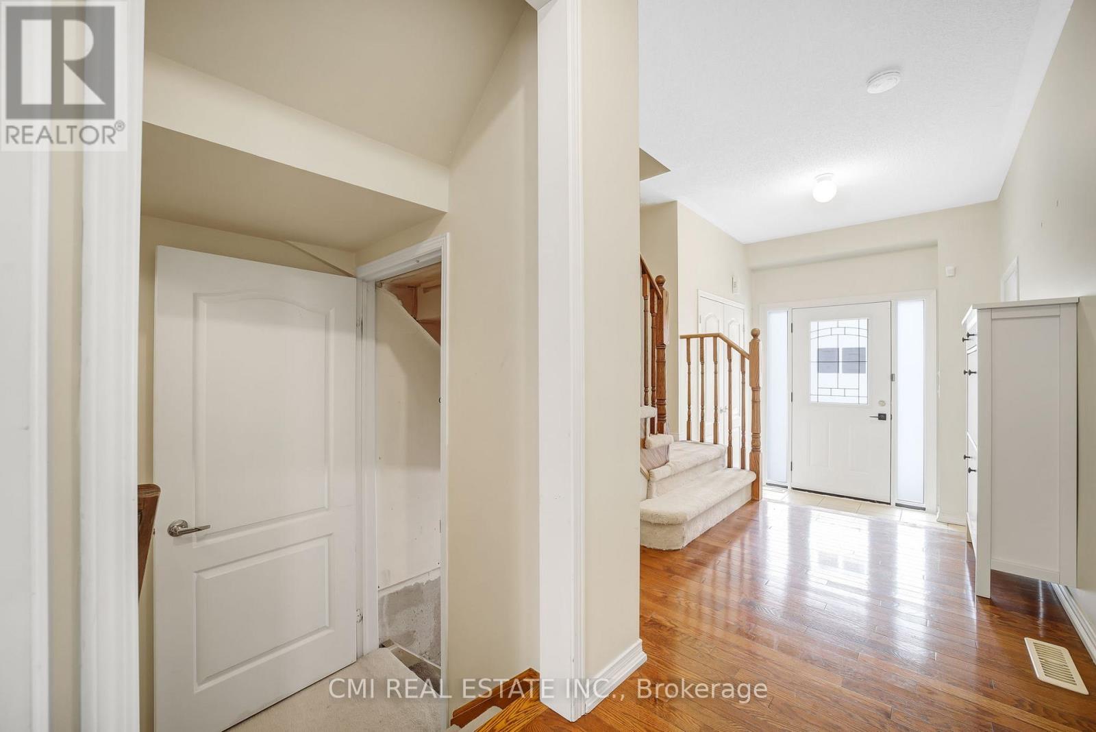 9 Tempo Way, Whitby, Ontario  L1M 1B3 - Photo 3 - E12183610