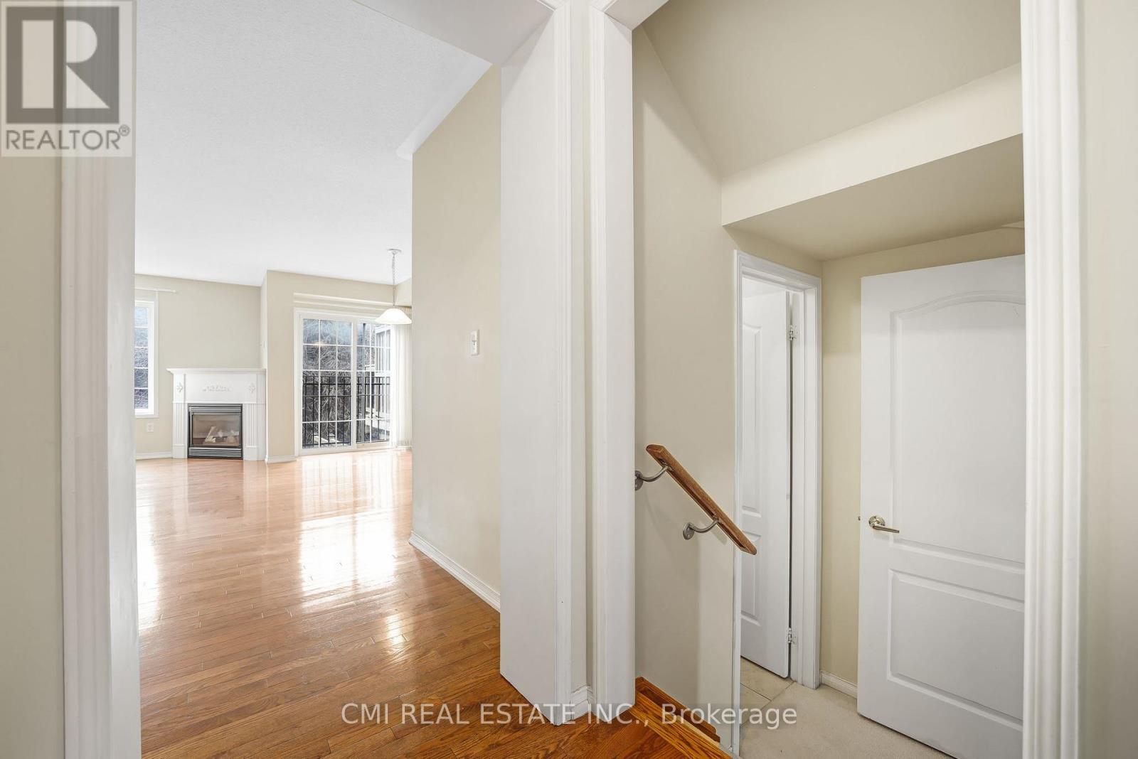 9 Tempo Way, Whitby, Ontario  L1M 1B3 - Photo 4 - E12183610