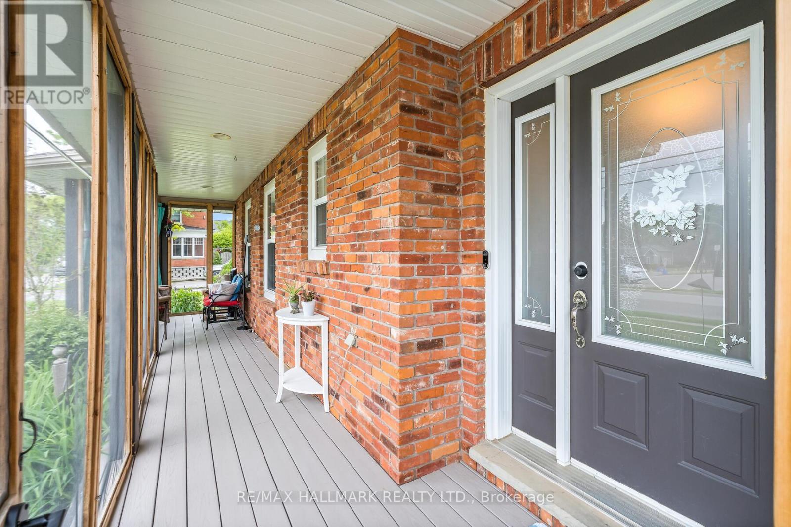 63 Church Street E, Halton Hills (Ac Acton), Ontario  L7J 1K8 - Photo 6 - W12183604
