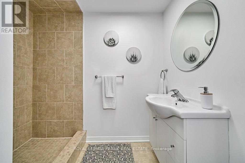 86 Iroquois Avenue, Oshawa, Ontario  L1G 3X3 - Photo 36 - E12183639