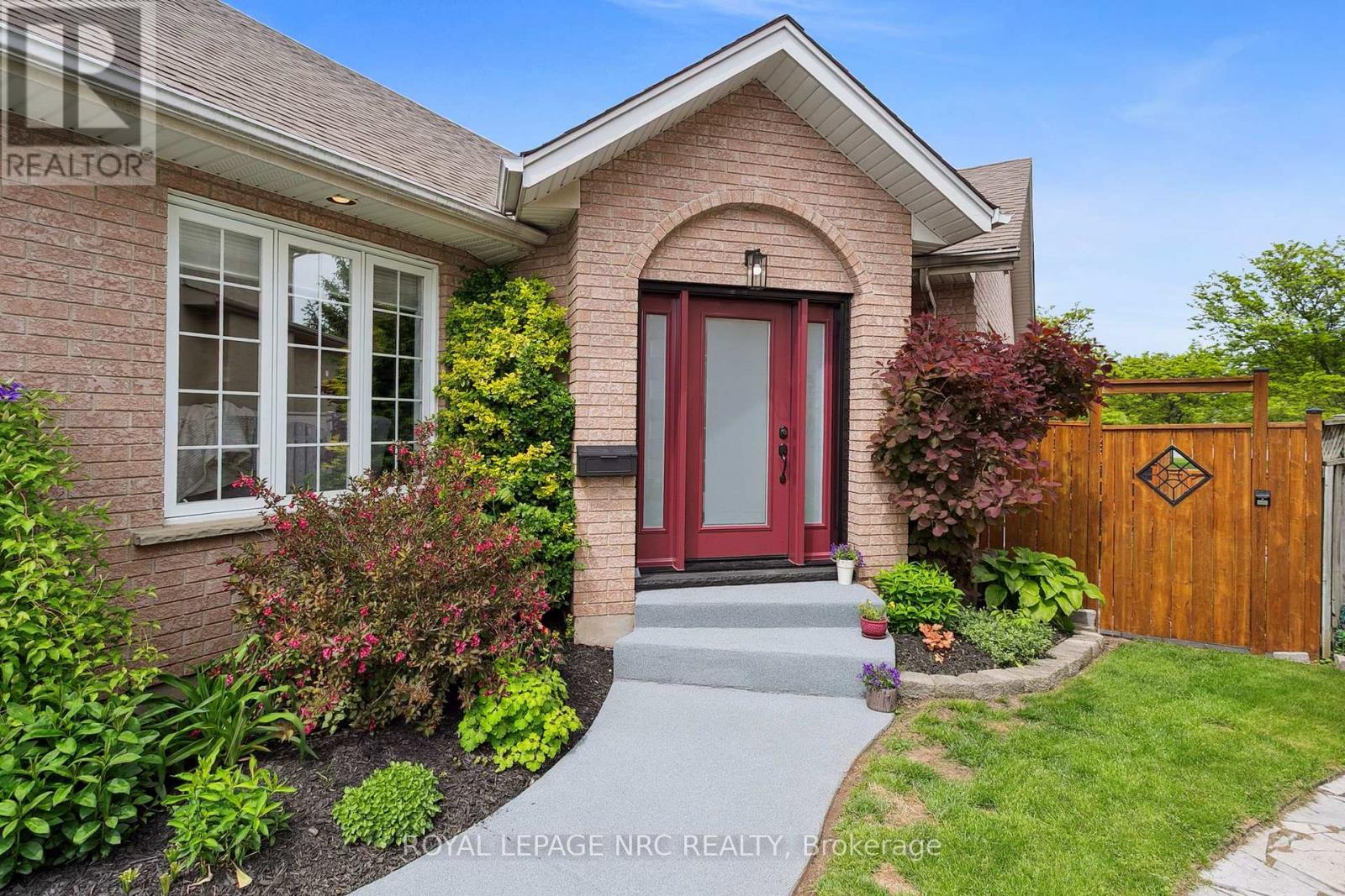 5240 Marcel Crescent, Niagara Falls, Ontario  L2E 7M5 - Photo 3 - X12183641