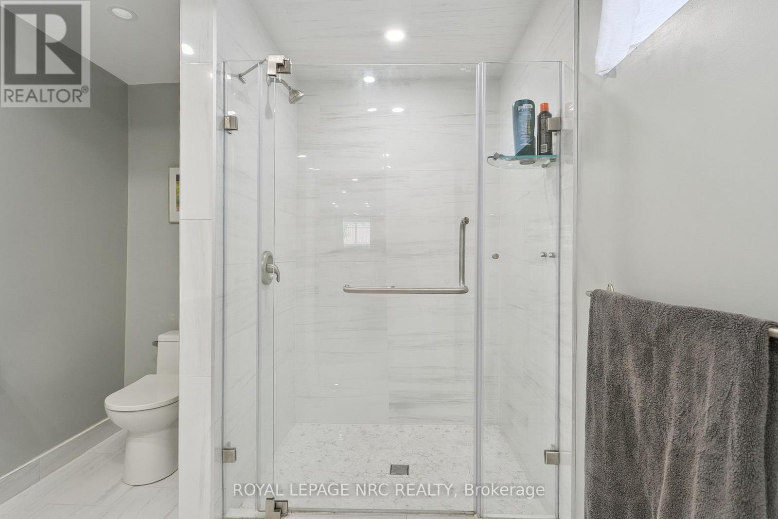 5240 Marcel Crescent, Niagara Falls, Ontario  L2E 7M5 - Photo 41 - X12183641