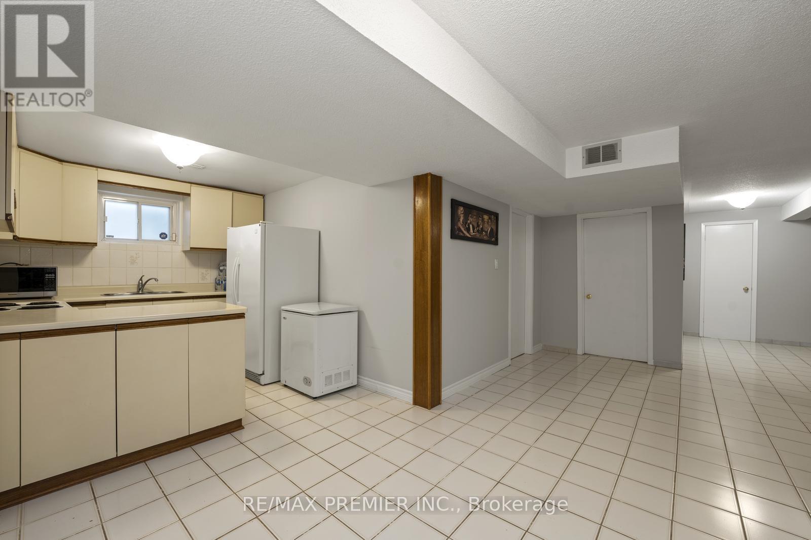 127 O'connor Crescent, Richmond Hill, Ontario  L4C 7R7 - Photo 28 - N12177189
