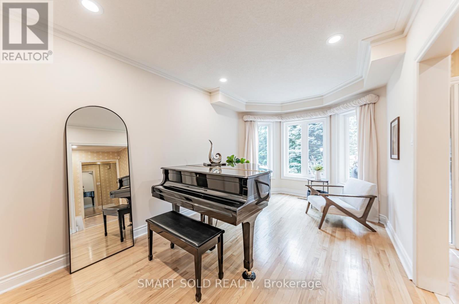 141 Larratt Lane, Richmond Hill, Ontario  L4C 0E6 - Photo 6 - N12183600