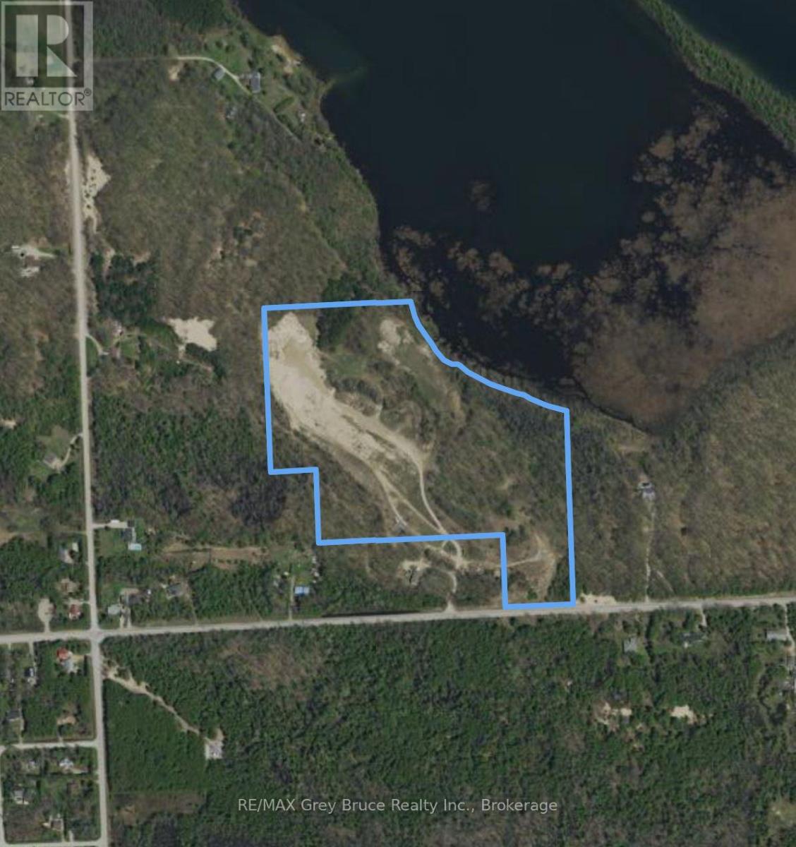 217 Bryant Street, South Bruce Peninsula, Ontario N0H 2T0 - Photo 2 - X12183660