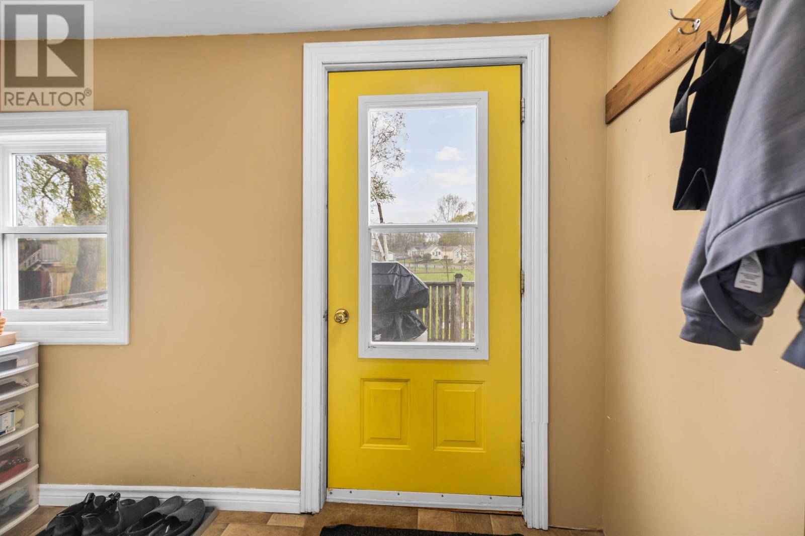 Property at 399 Queen Street image 2