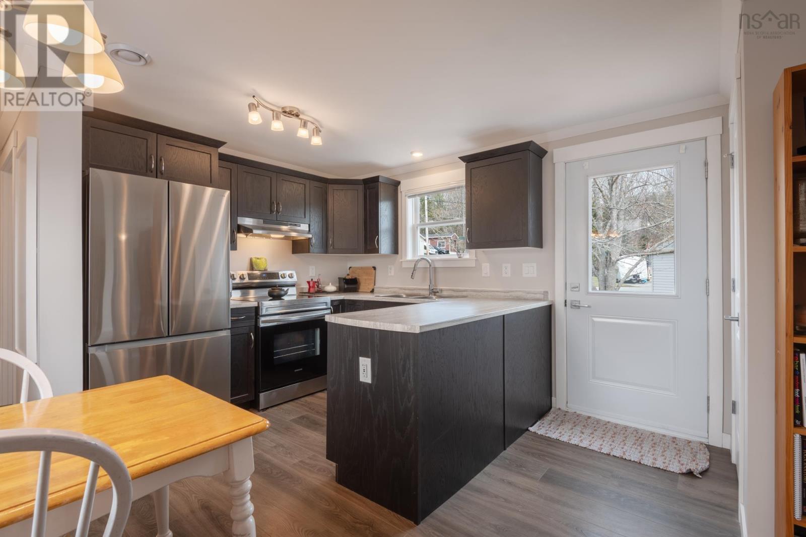 17 Gantry Road, Middle Sackville, Nova Scotia  B4E 0H7 - Photo 4 - 202508097