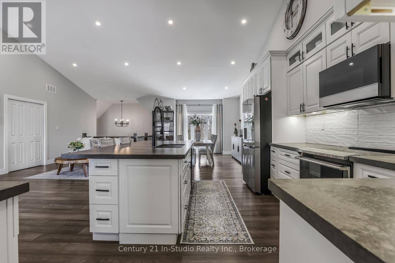 73 Everett Road, South Bruce Peninsula, Ontario N0H 2T0 - Photo 16 - X12153203