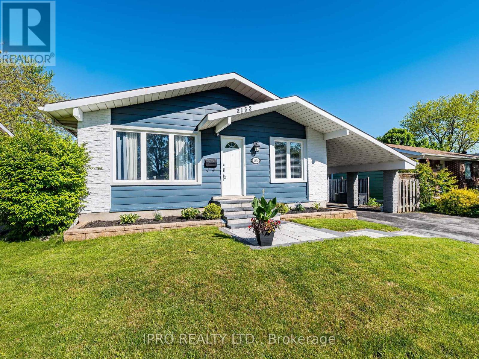 2152 Falmouth Terrace, Burlington, Ontario  L7P 1X9 - Photo 2 - W12183636