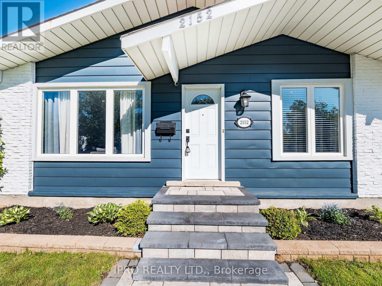 2152 Falmouth Terrace, Burlington, Ontario  L7P 1X9 - Photo 4 - W12183636