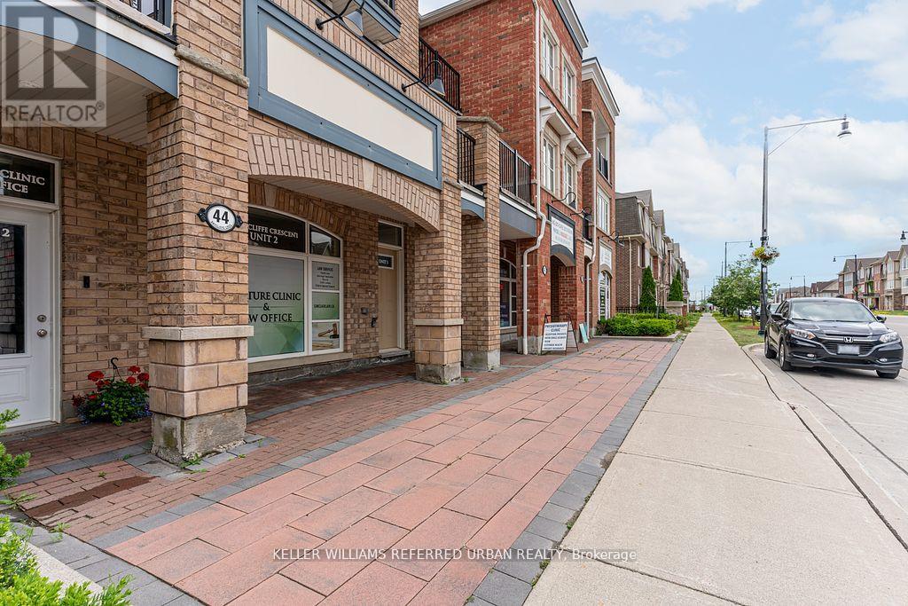 2 - 44 Baycliffe Crescent, Brampton, Ontario  L7A 3Y7 - Photo 4 - W12183644