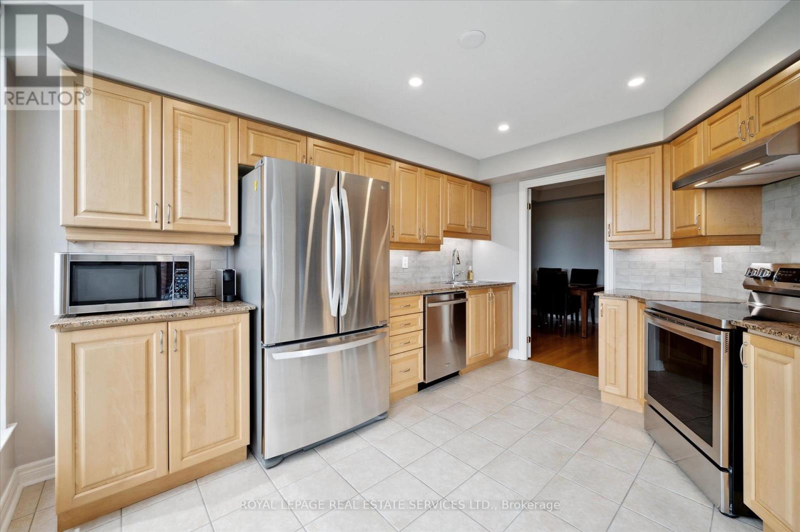 Lph1 - 40 Old Mill Road, Oakville, Ontario  L6J 7W2 - Photo 12 - W12182296