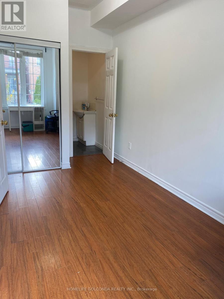 15 Haynes Avenue, Toronto, Ontario  M3J 3P8 - Photo 5 - W12078979