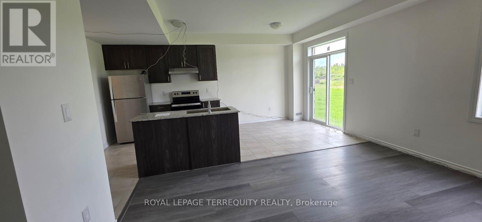 38 Hillcroft Way, Kawartha Lakes, Ontario  K0M 1A0 - Photo 3 - X12167141