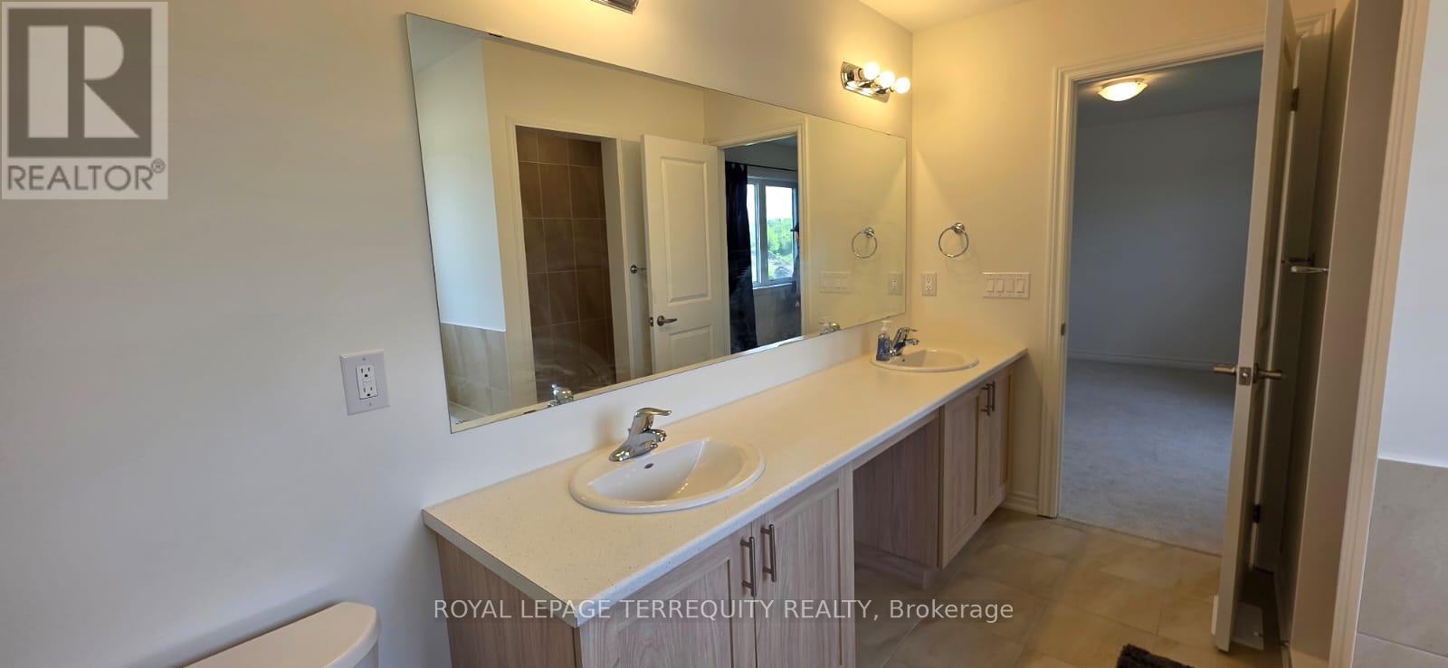 38 Hillcroft Way, Kawartha Lakes, Ontario  K0M 1A0 - Photo 19 - X12167141