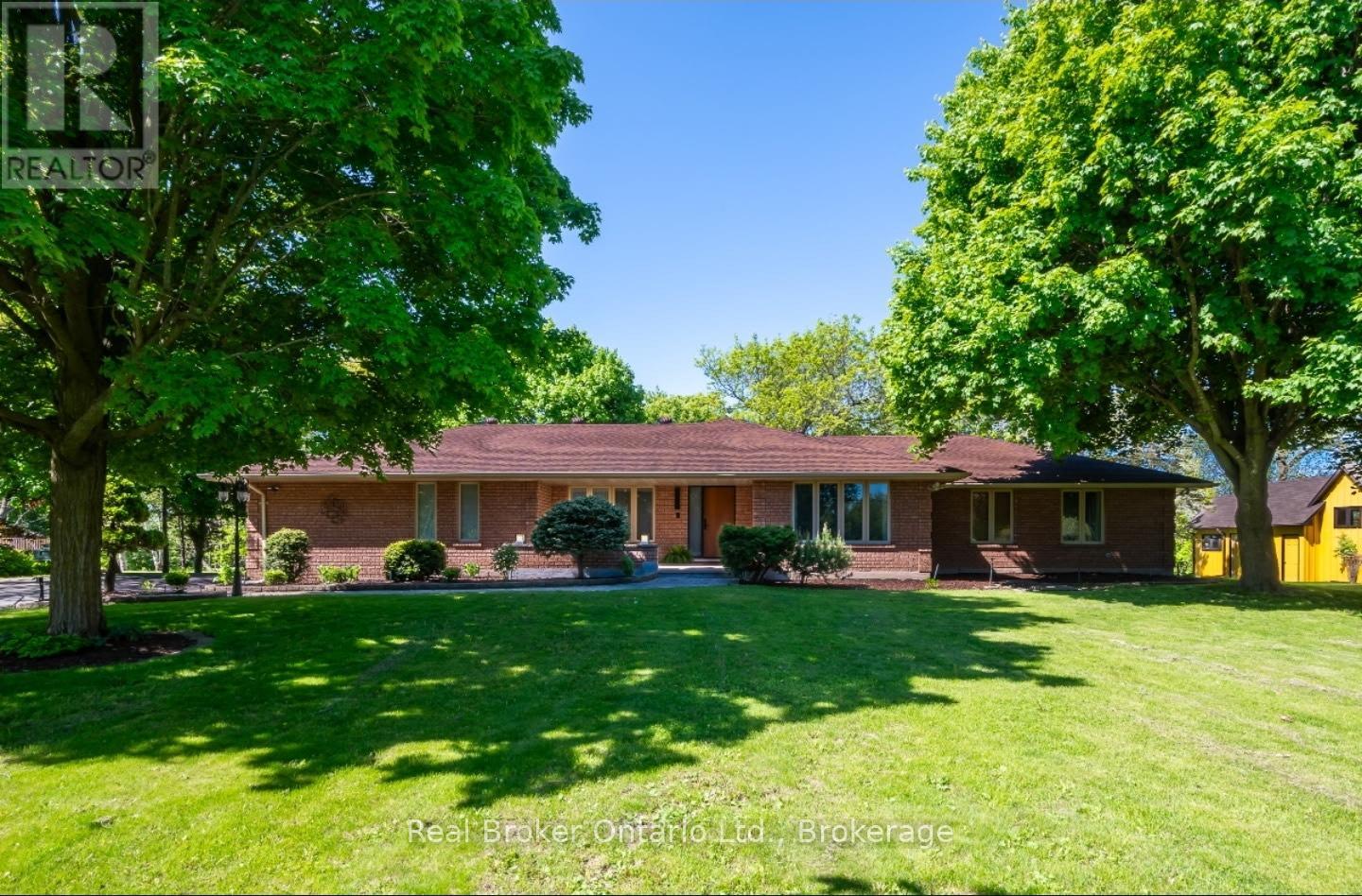 10158 Old Pine Crest Road, Halton Hills, Ontario  L0P 0A2 - Photo 1 - W12179957