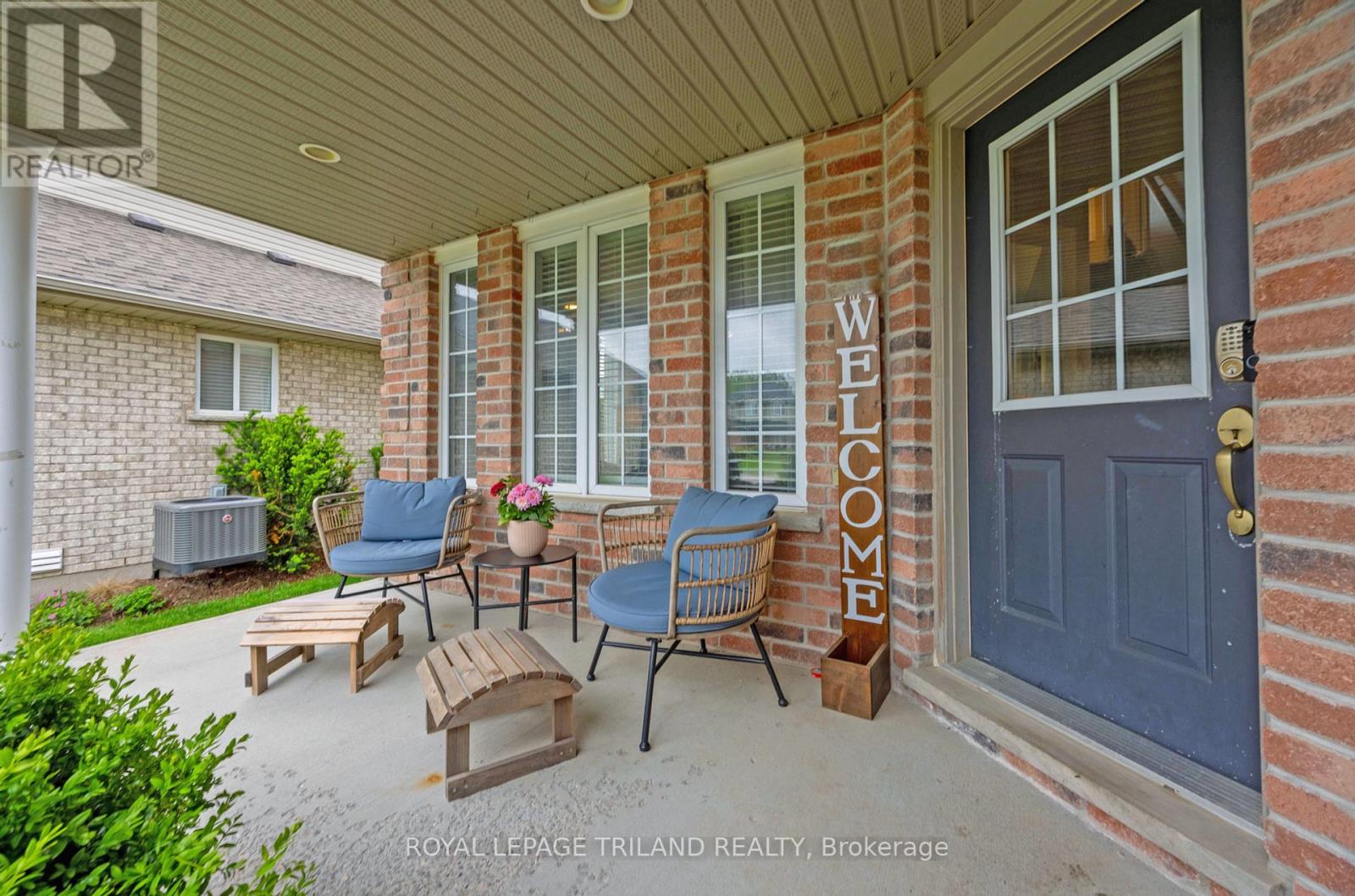 42 Fox Hollow Drive, Thames Centre, Ontario  N0L 1G3 - Photo 3 - X12183688