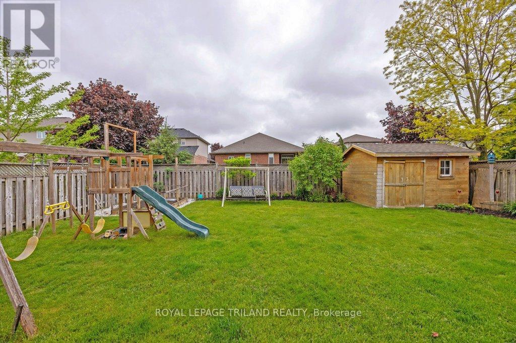 42 Fox Hollow Drive, Thames Centre, Ontario  N0L 1G3 - Photo 39 - X12183688