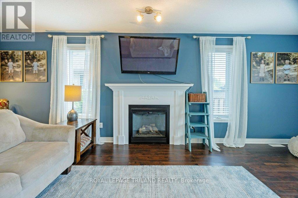 42 Fox Hollow Drive, Thames Centre (Dorchester), Ontario  N0L 1G3 - Photo 7 - X12183688