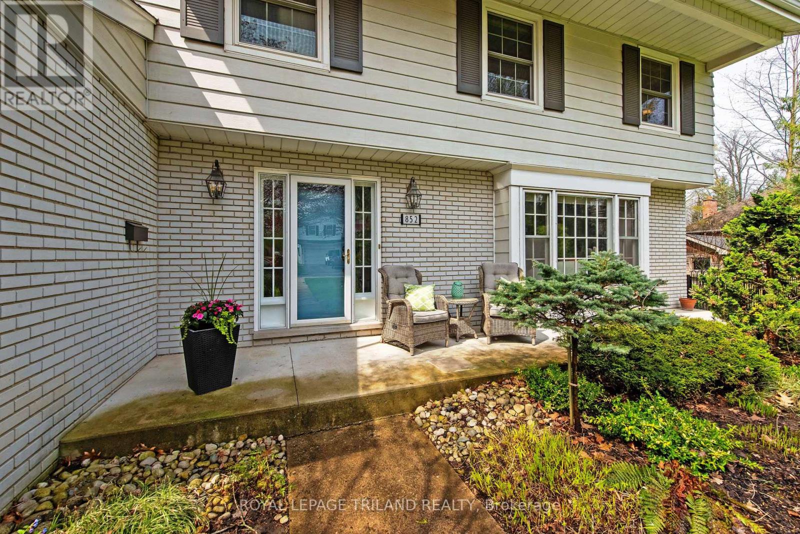 852 Manchester Road, London North, Ontario  N6H 4J9 - Photo 2 - X12183760