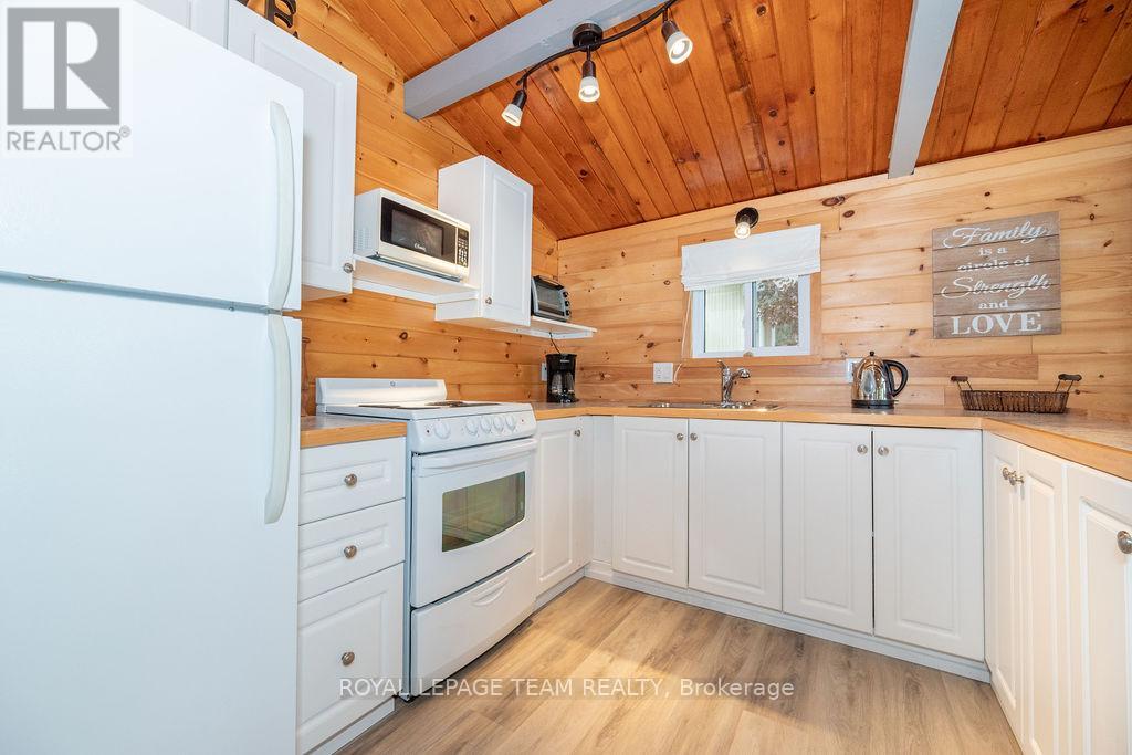 52 Big Island Trail, Whitewater Region, Ontario  K0J 1V0 - Photo 15 - X12183668