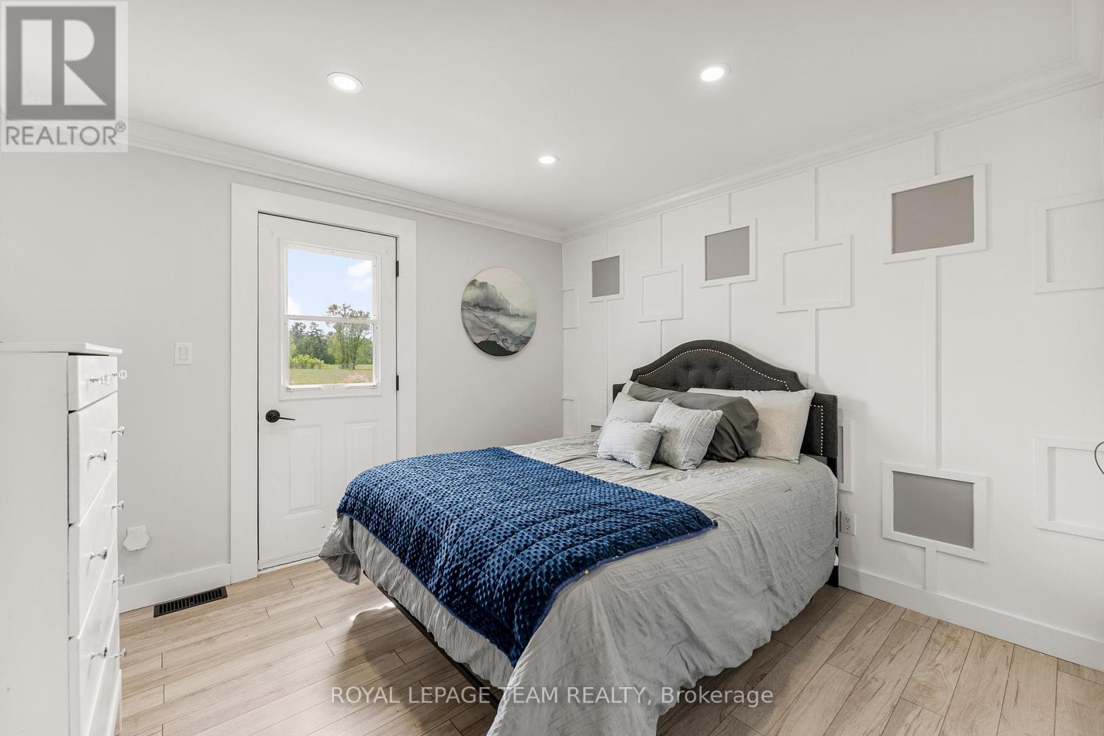 40 Meadowbrook Drive, Laurentian Valley, Ontario  K8A 7C3 - Photo 14 - X12183730